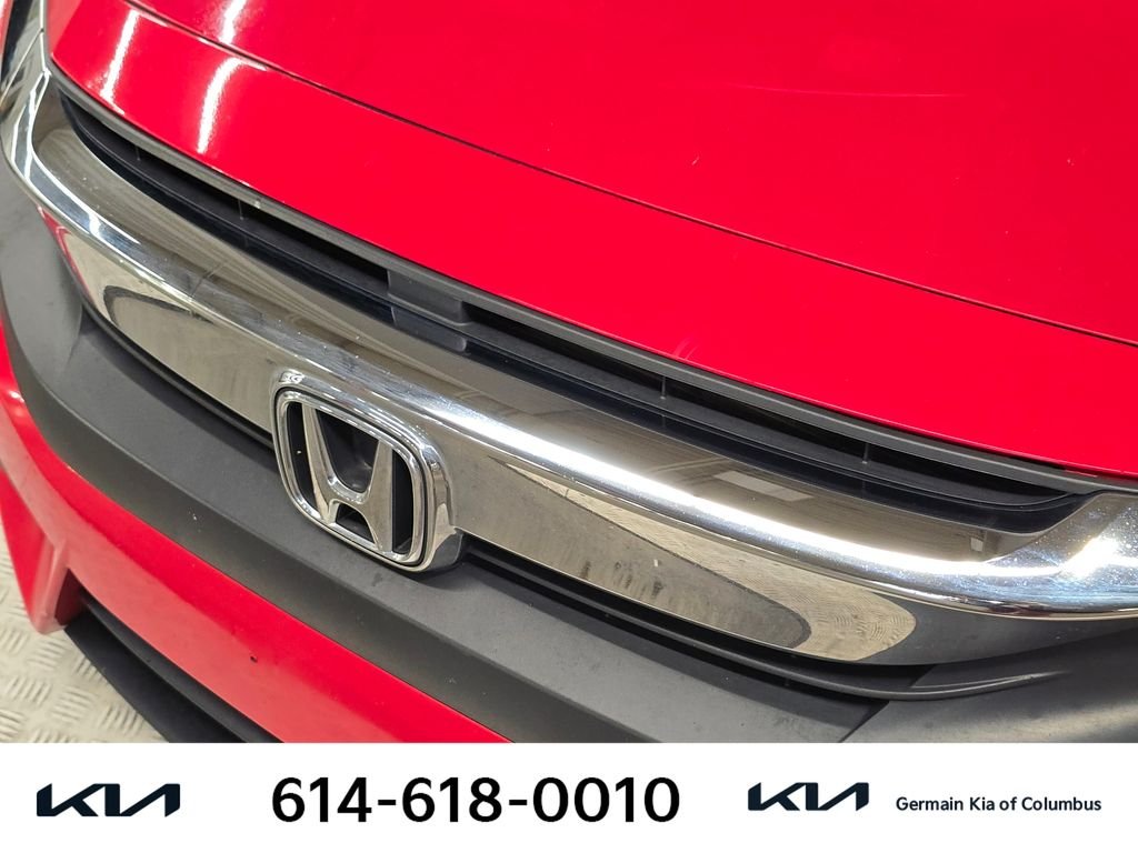 Used 2016  Honda Touring image 13