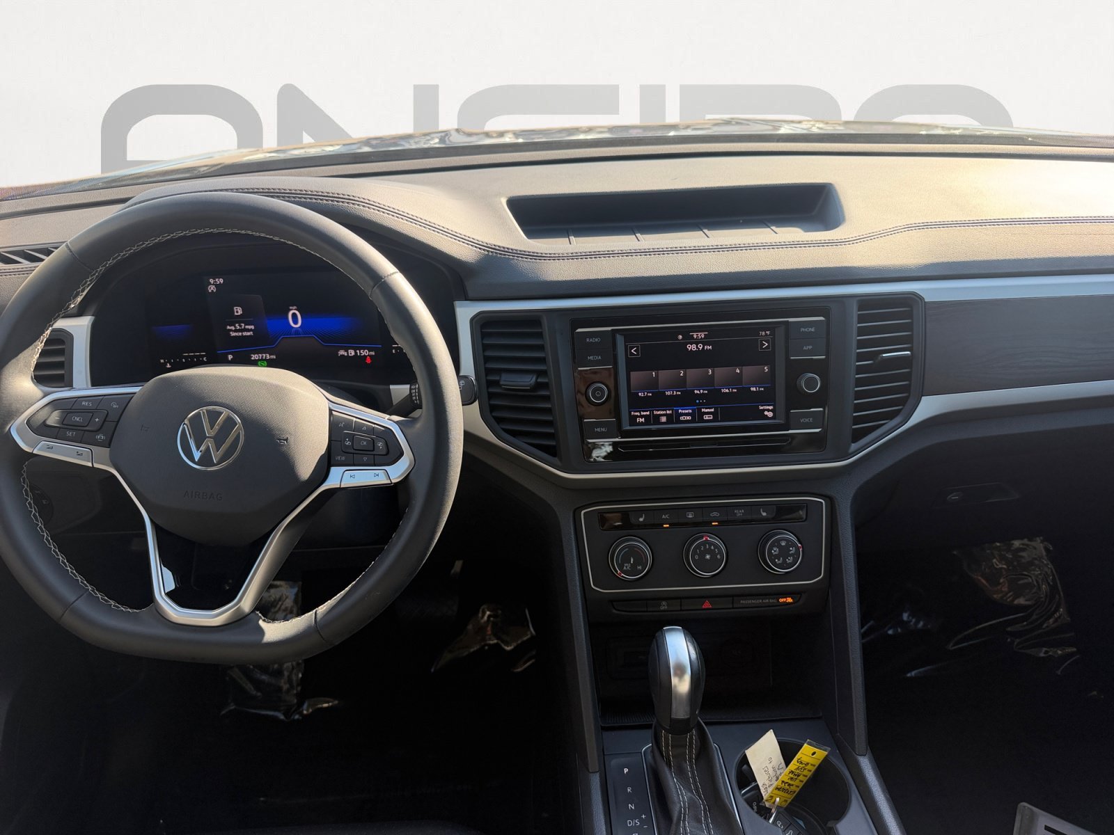 Used 2022 Silver Volkswagen 2.0T SE image 3
