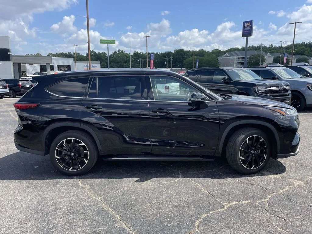 Used 2021 Amber Toyota Limited image 2