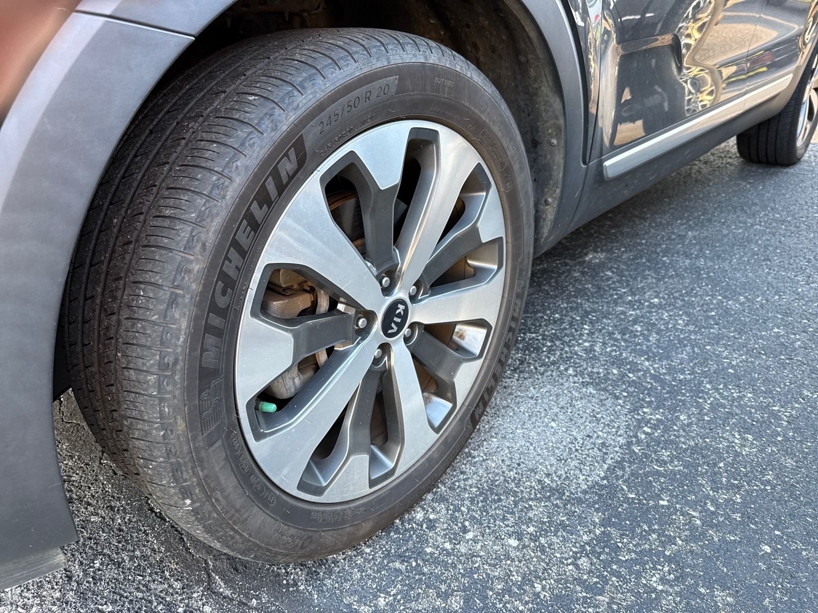 Used 2020 Moss Green Kia S image 8