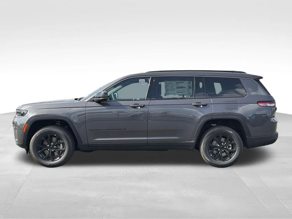 New 2026 Baltic Gray Metallic Clear-Coat Exterior Paint Jeep Altitude image 2