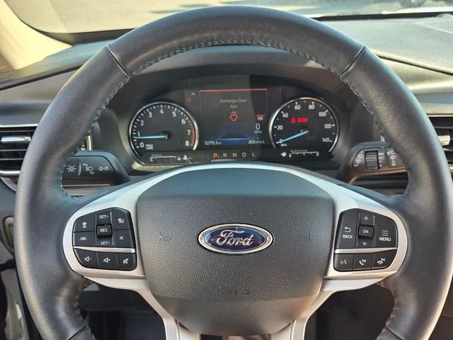 Used 2023 White Ford Limited image 28