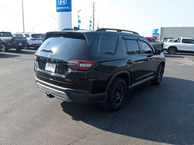 Used 2025 Crystal Black Pearl Honda TrailSport image 7