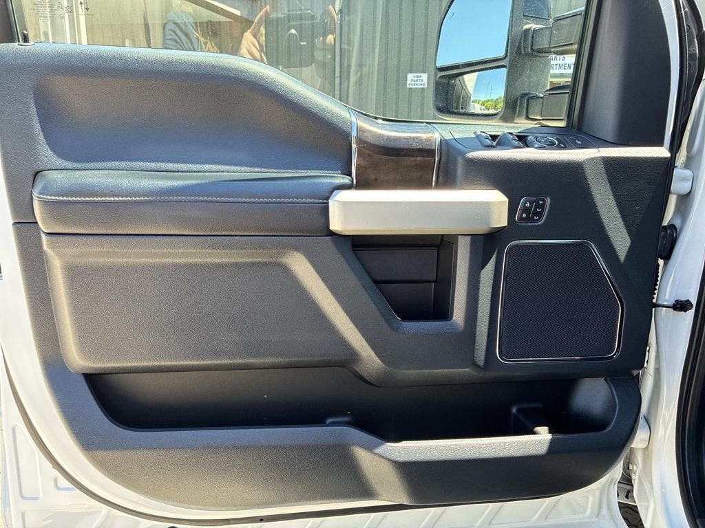 Used 2022 White Ford Lariat image 20