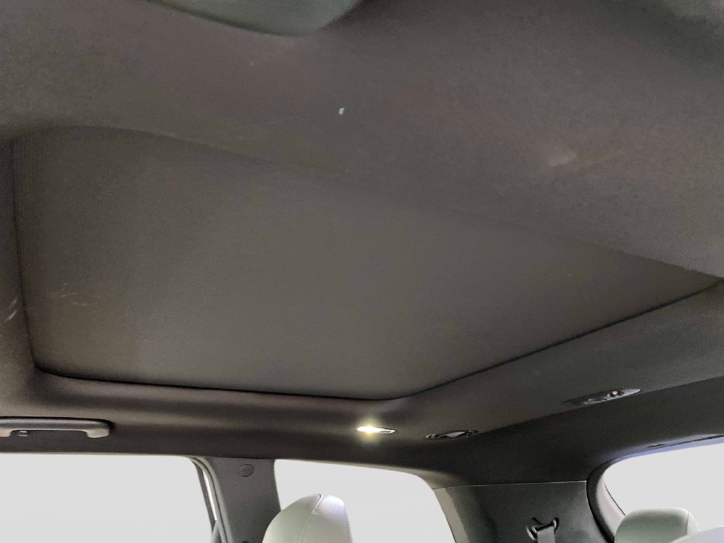 Used 2023 White Kia SX X-Line image 12