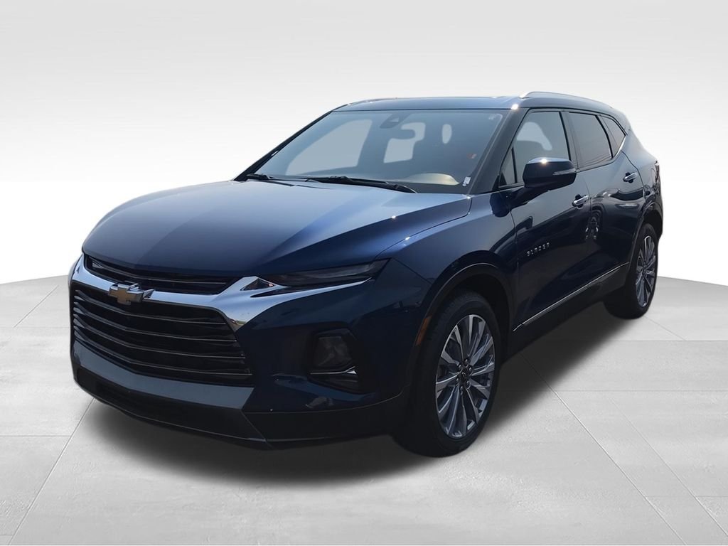 Used 2022 Blue Chevrolet Premier image 4