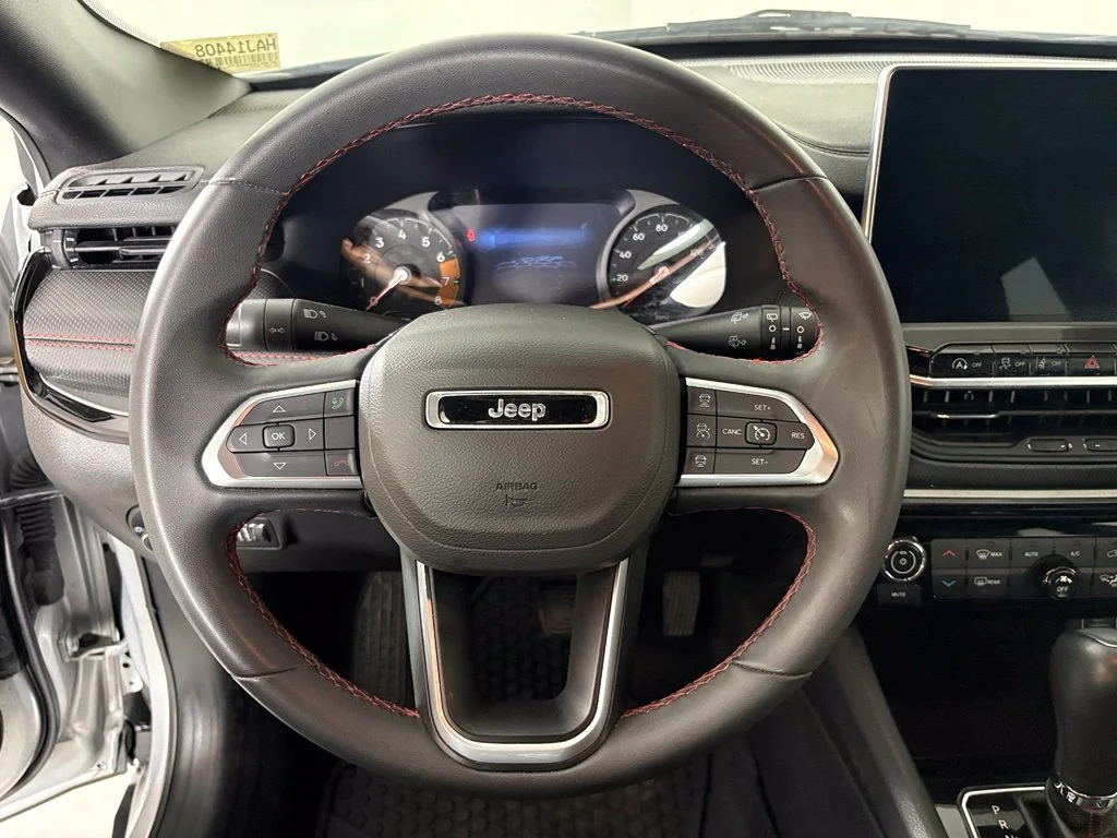 Used 2025 Silver Jeep Trailhawk image 23