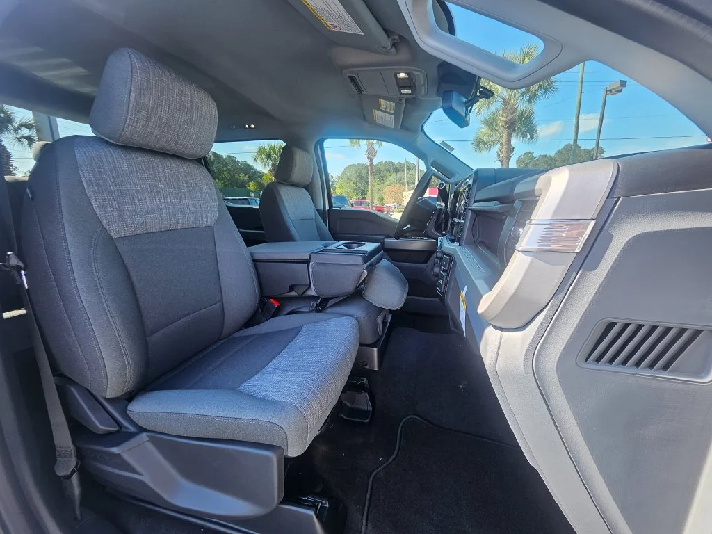 New 2027 Oxford White Ford F-250® XLT image 27