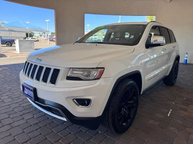 Used 2014 White Jeep Limited image 1