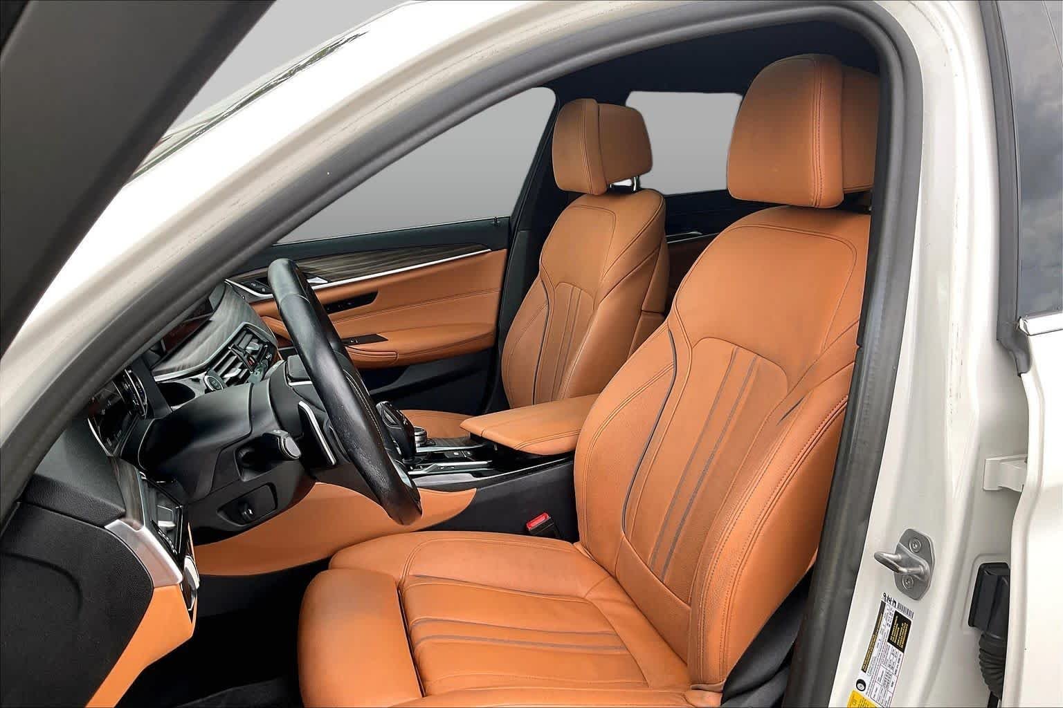 Used 2019 Mineral White Metallic BMW 530i image 8