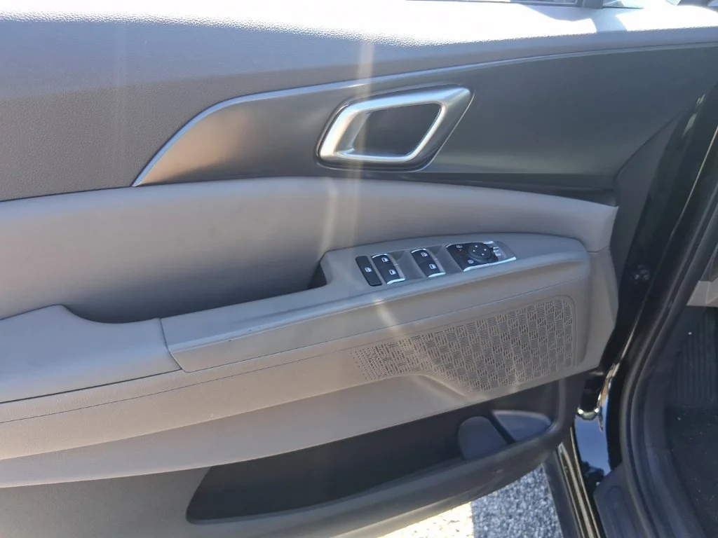 Certified Used 2026 Black Kia LXS image 10