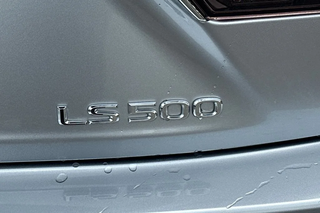 Used 2023 Silver Lexus 500 Base image 32