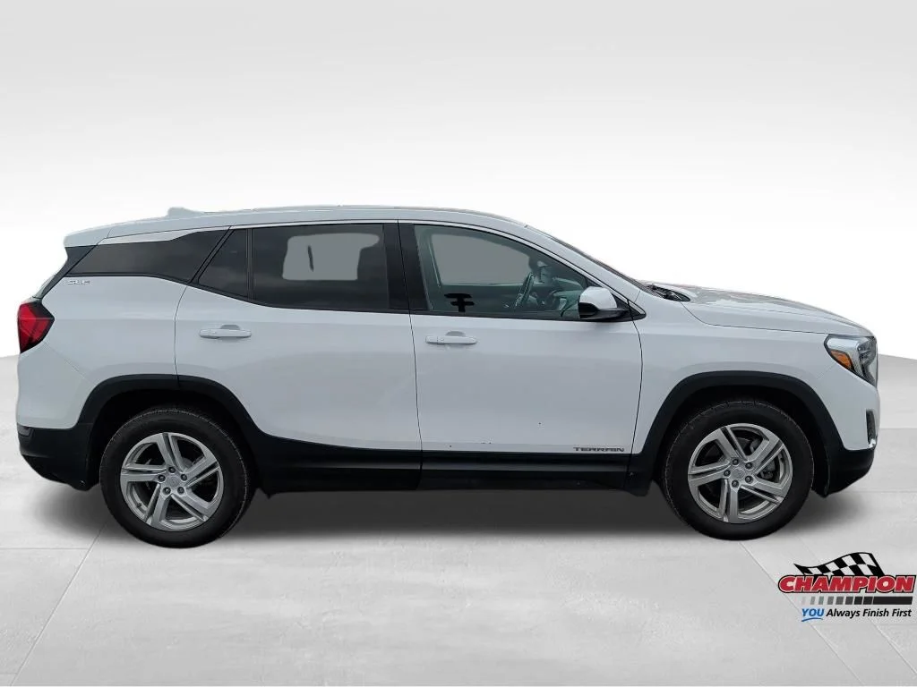 Used 2019 White GMC SLE image 6