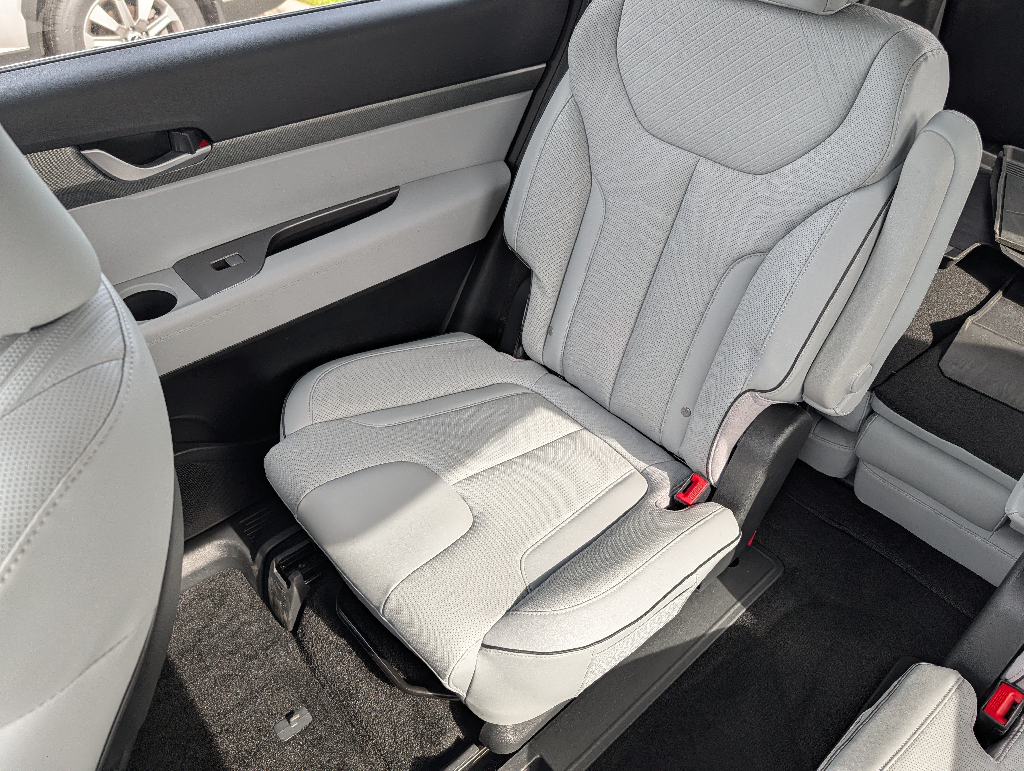 Certified Used 2025 Typhoon Silver Hyundai SEL image 12