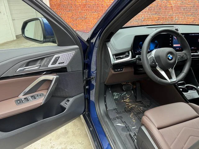 2025 BMW X1 28i - Photo 9