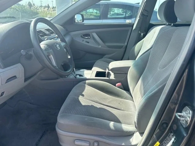Used 2010 Gray Toyota LE image 4