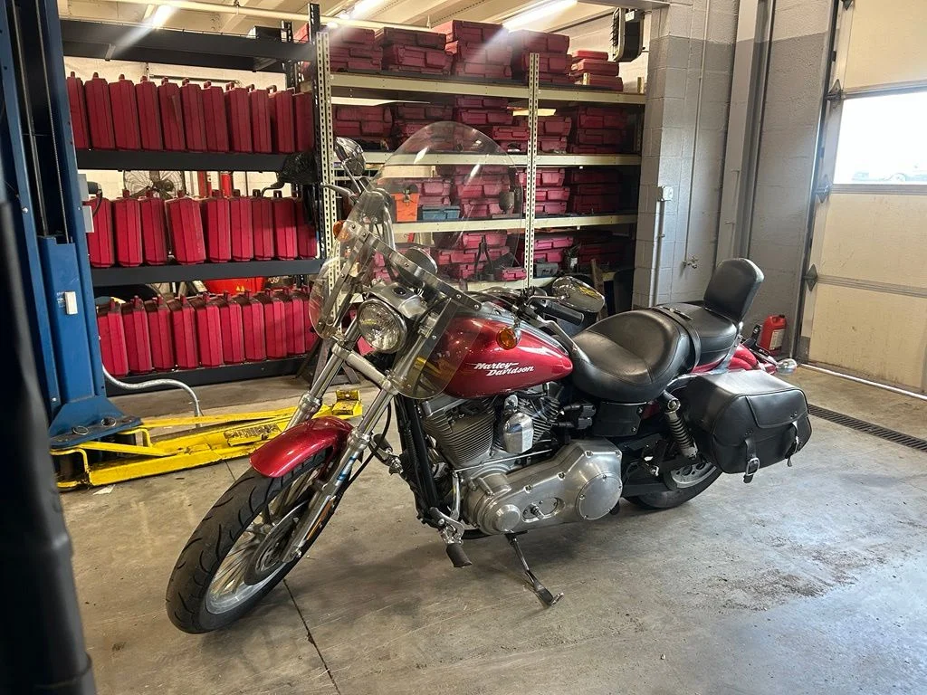 Used 2004 Red Harley-Davidson  image 2