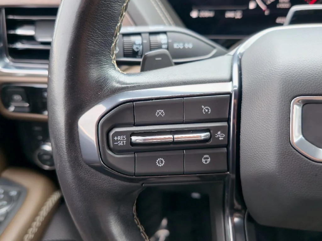 2025 GMC Yukon Denali Ultimate - Photo 19