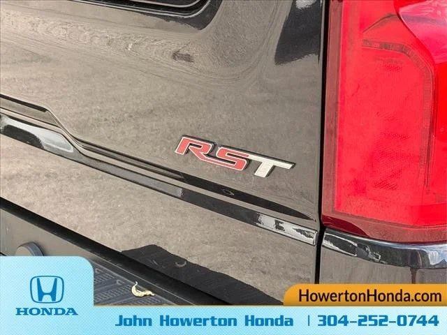 Used 2022  Chevrolet RST image 5