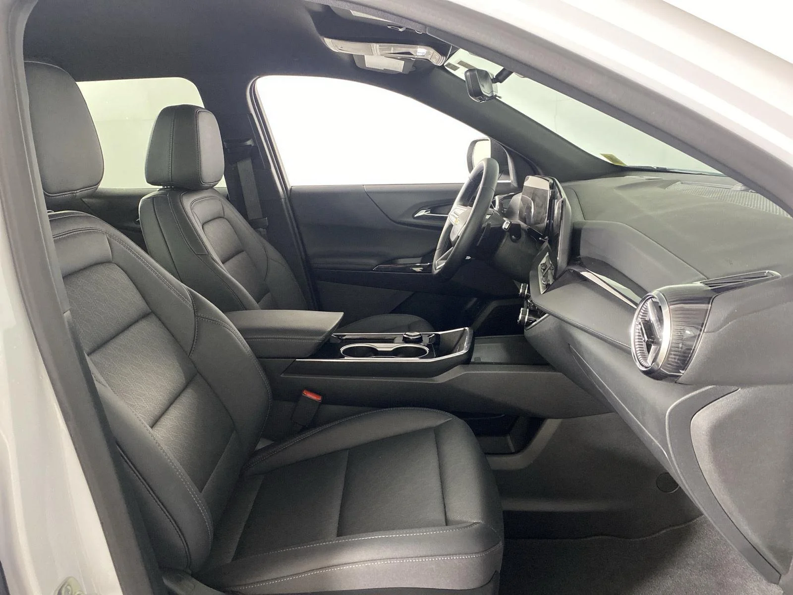 New 2026 Summit White Chevrolet LT image 27