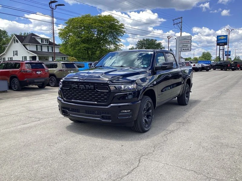 New 2026 Diamond Black Crystal Pearl-Coat Exterior Paint RAM Big Horn/Lone Star image 3