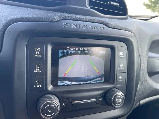 Used 2017 Gray Jeep Latitude image 11