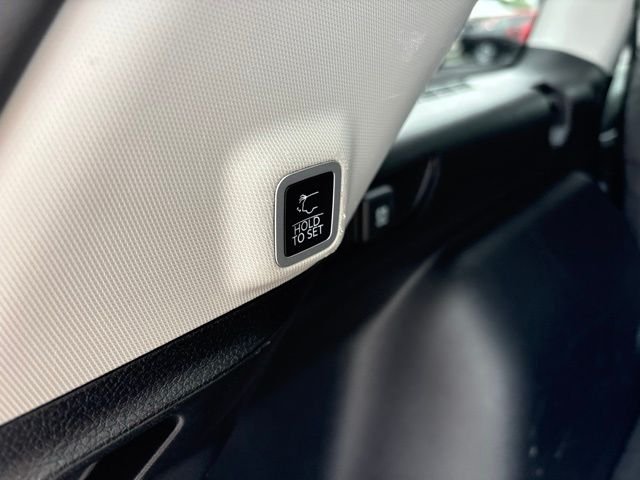 Used 2023 White Jeep Limited image 21