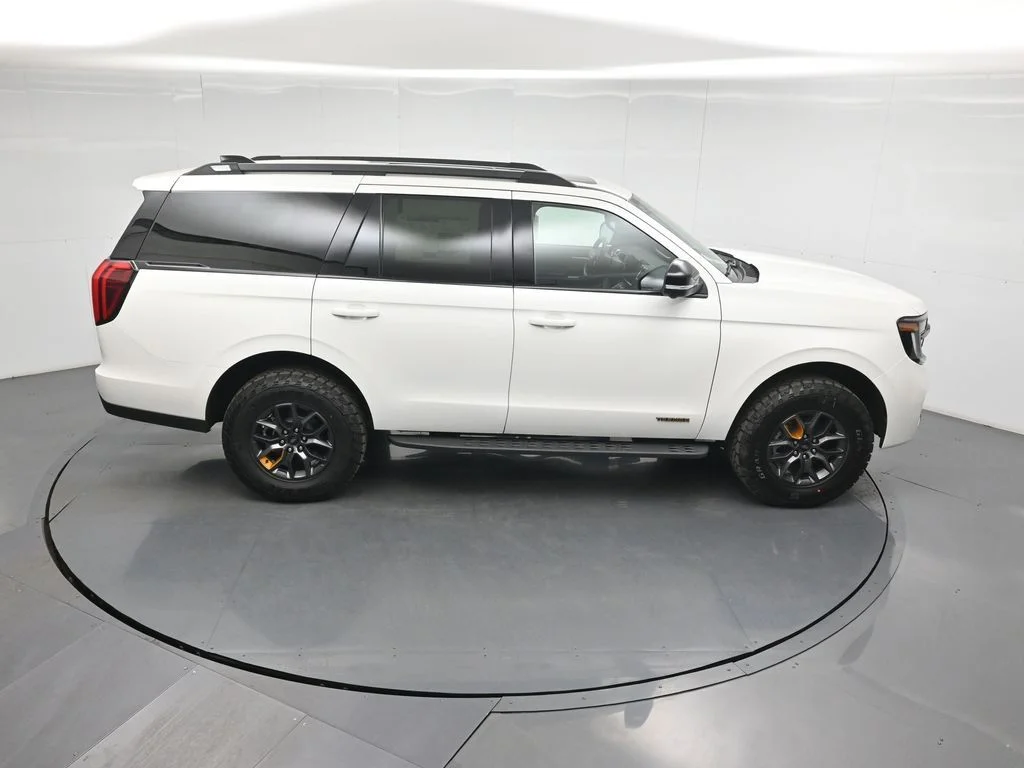 New 2026 Star White Metallic Tri-Coat Ford Tremor image 52
