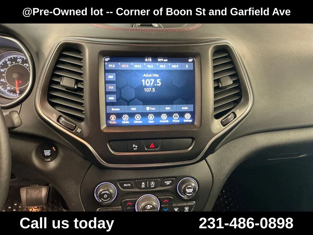 Used 2019 Green Jeep Trailhawk image 19
