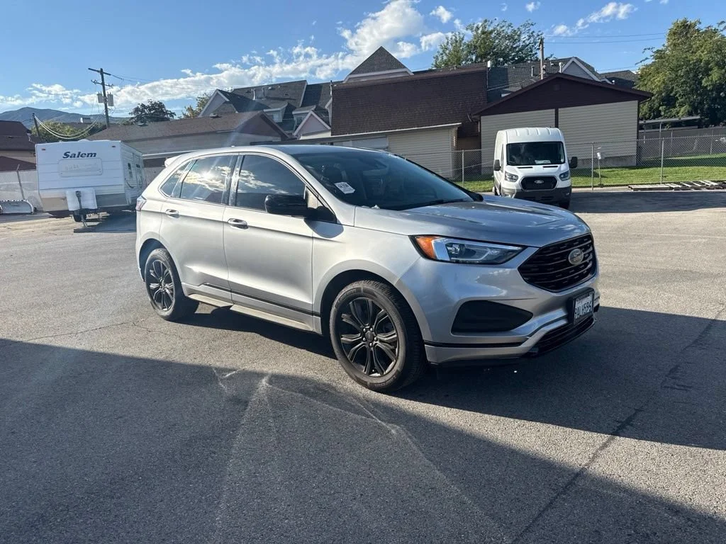Certified Used 2022 Silver Metallic Ford SE image 1