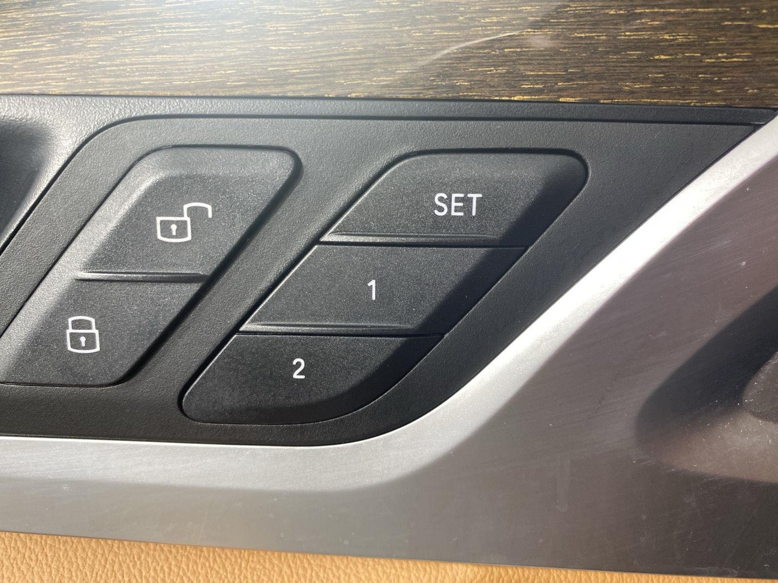Used 2023 Skyscraper Gray Metallic BMW xDrive30i image 25