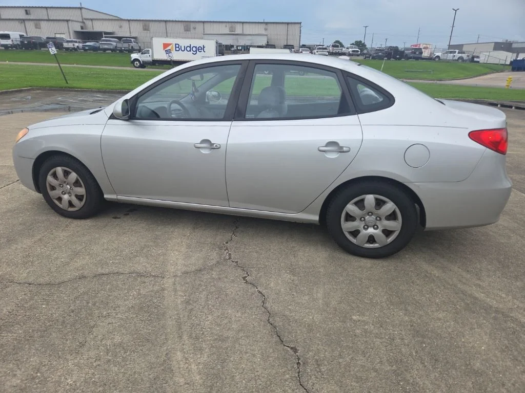 Used 2009 Quicksilver Metallic Hyundai GLS image 5