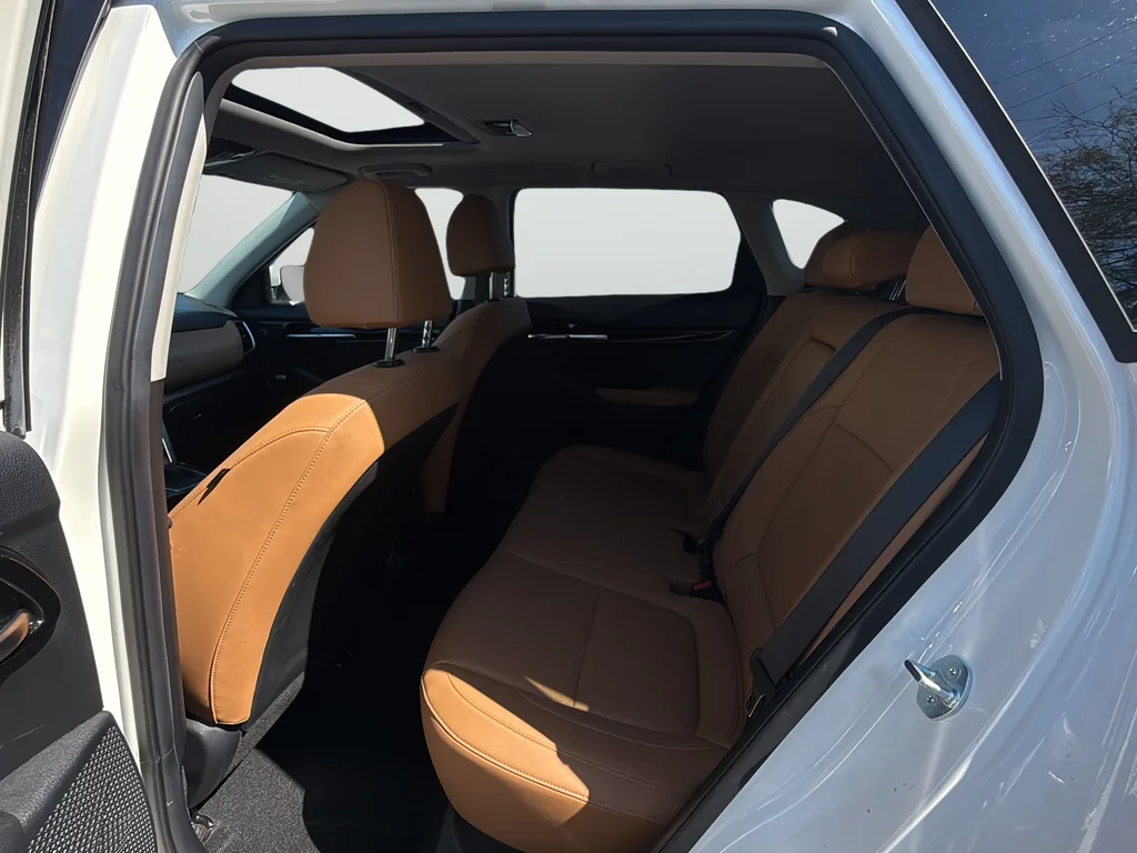 Certified Used 2024 White Kia SX image 15