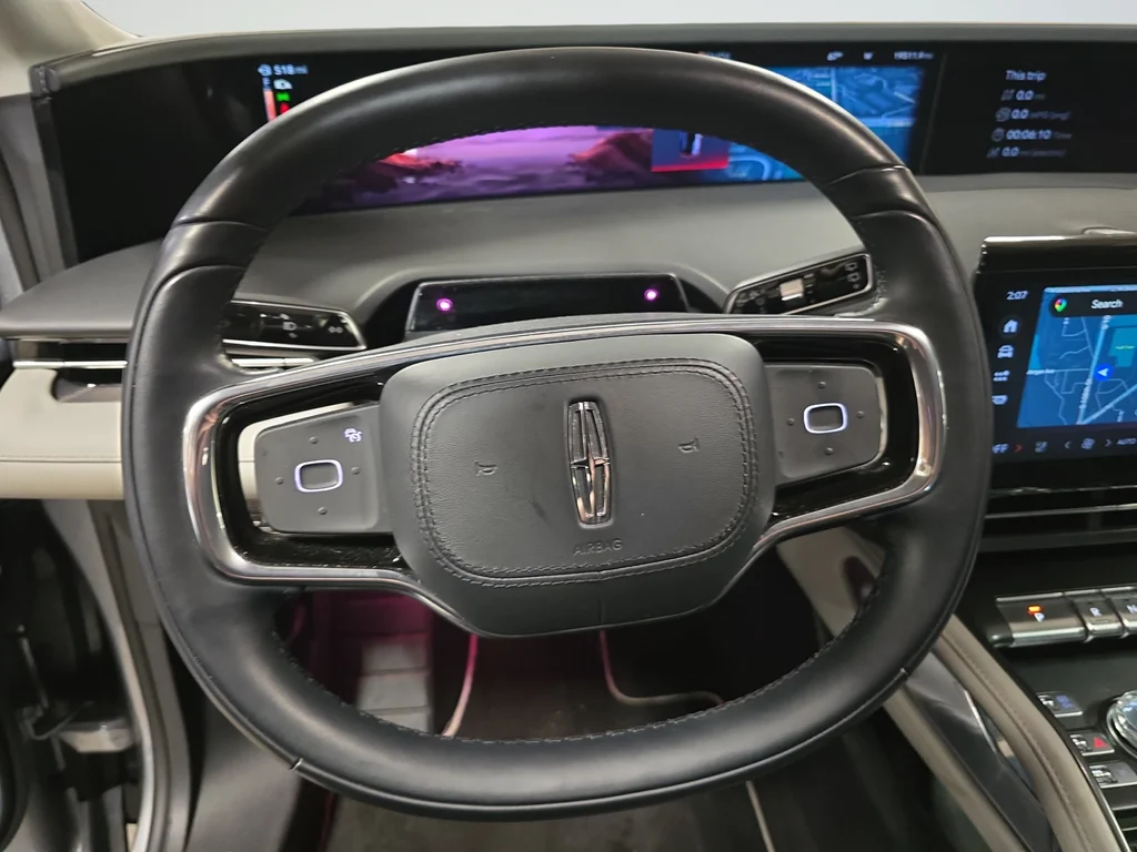 Used 2025 Silver Lincoln Premiere image 35