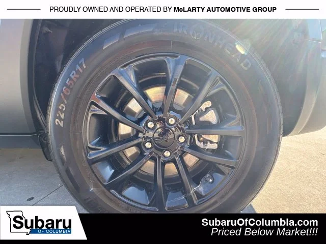 Used 2023 Gray Jeep Altitude image 12