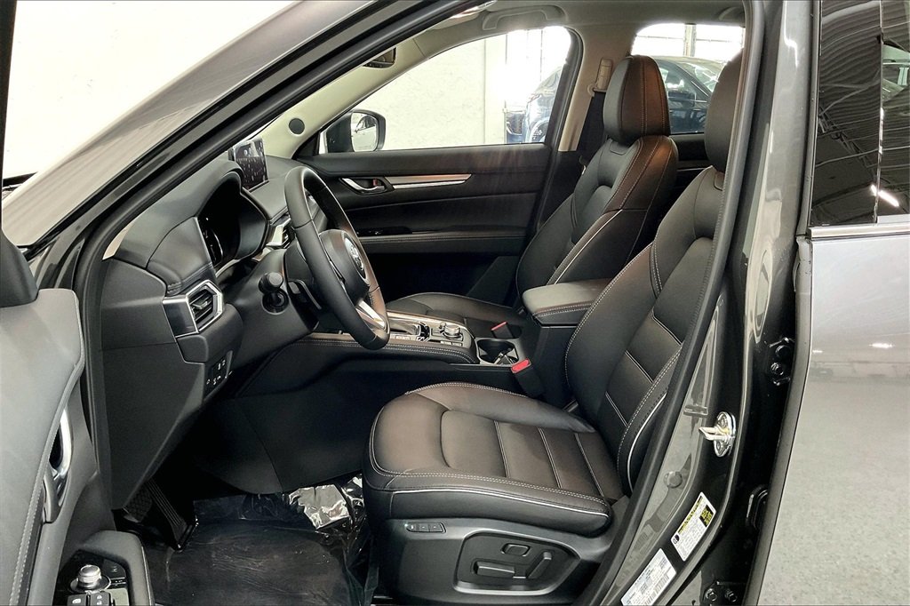 2025 MAZDA CX-5 - Image 8