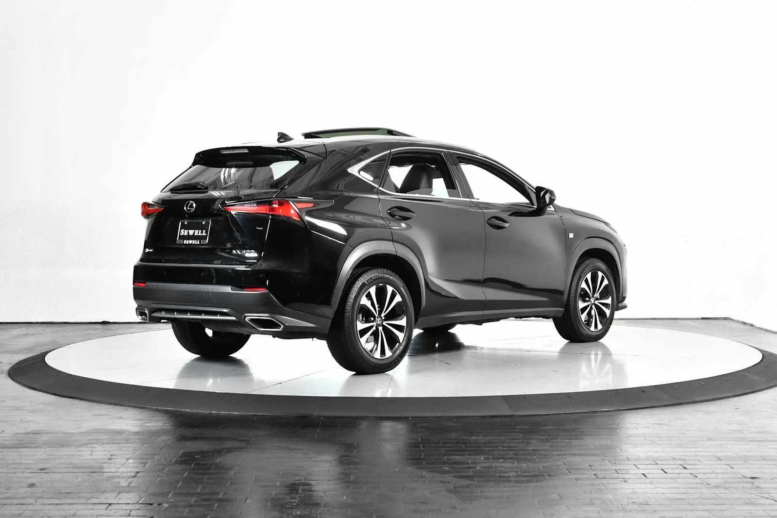 Used 2019 Obsidian Lexus F SPORT image 5