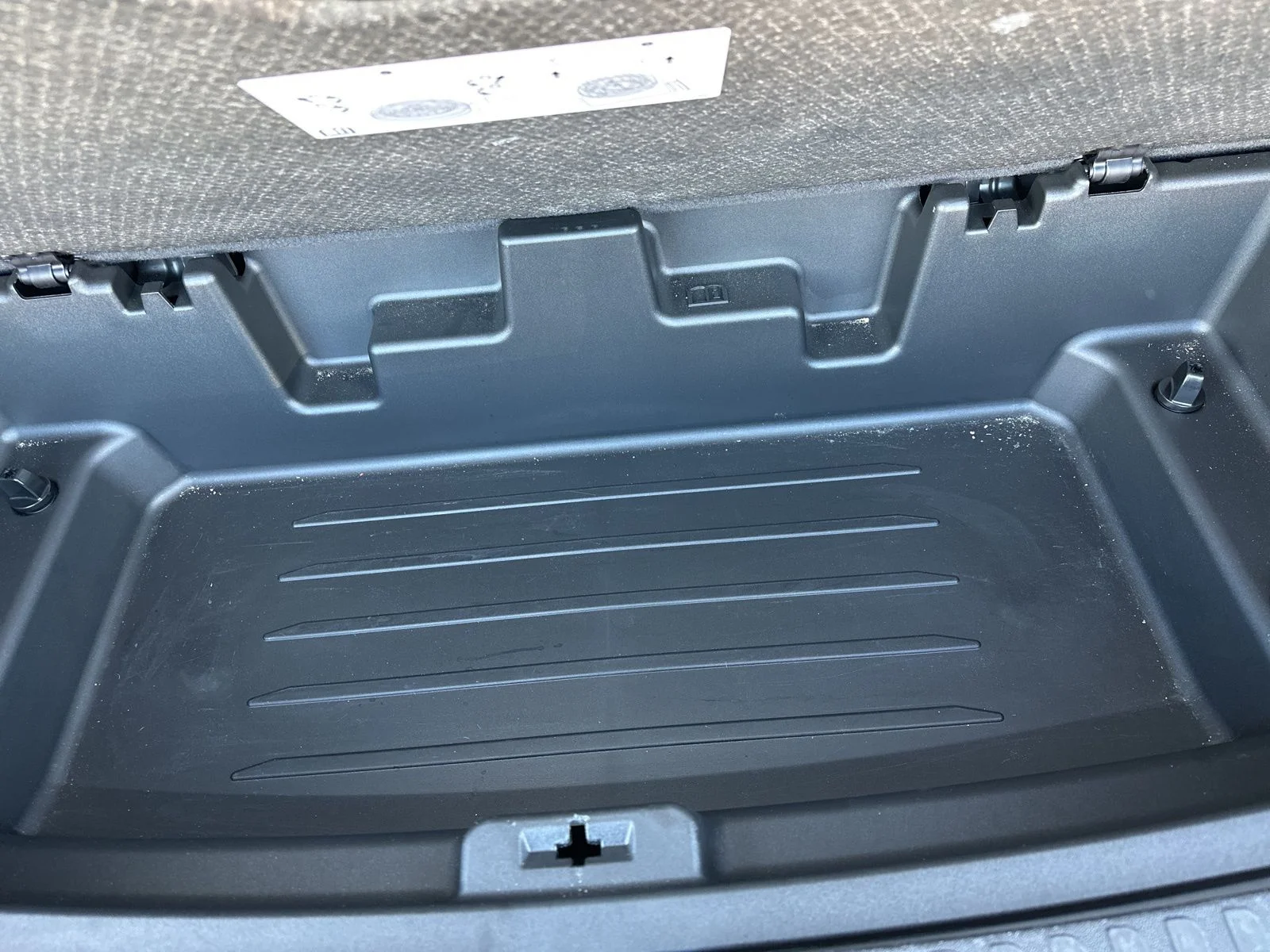 Used 2025 White GMC Elevation image 20