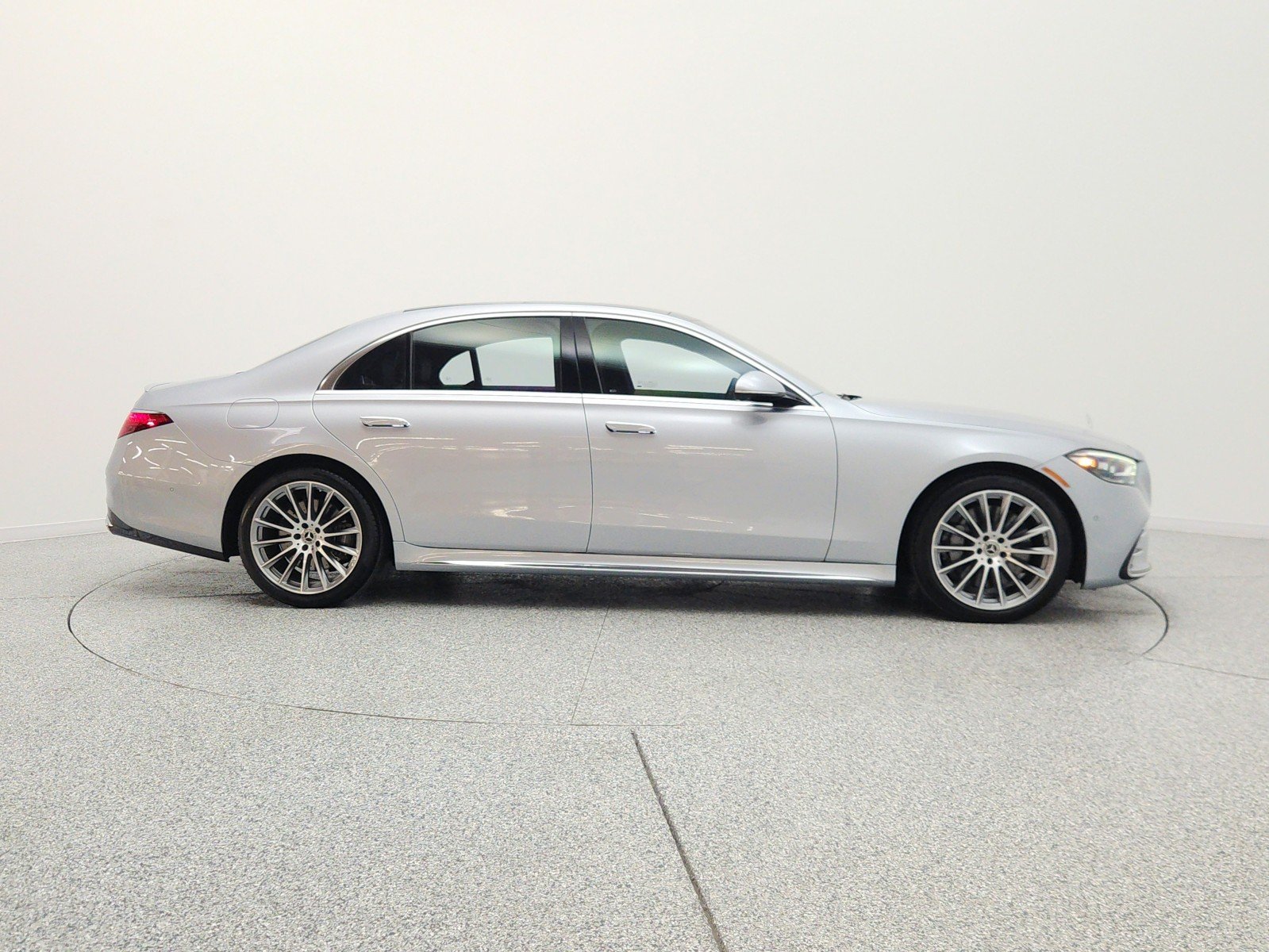 Certified Used 2022 Cirrus Silver Mercedes-Benz S 580 4MATIC® Sedan image 4