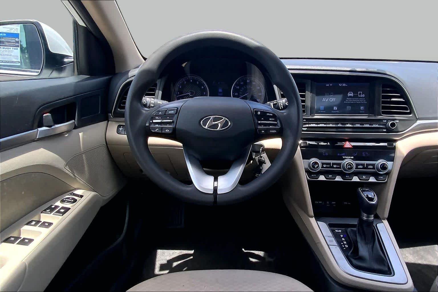 Used 2020 Quartz White Pearl Hyundai SEL image 6