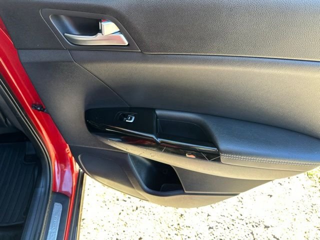 Used 2021 Hyper Red Kia SX image 18