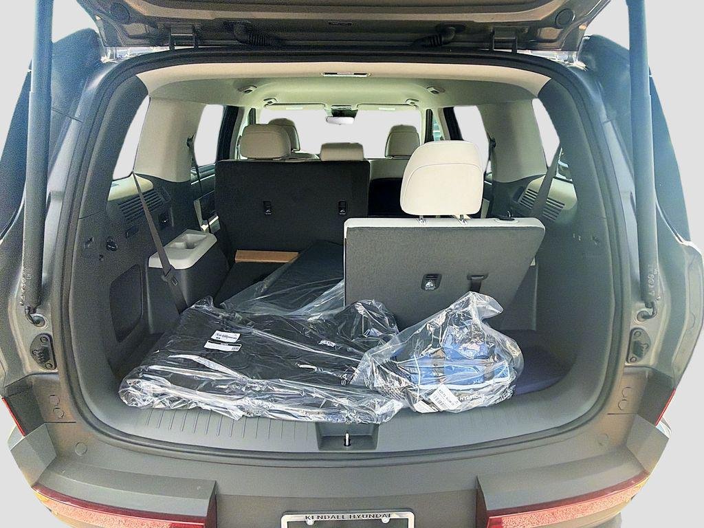 New 2026 Hampton Gray Hyundai SEL FWD image 18