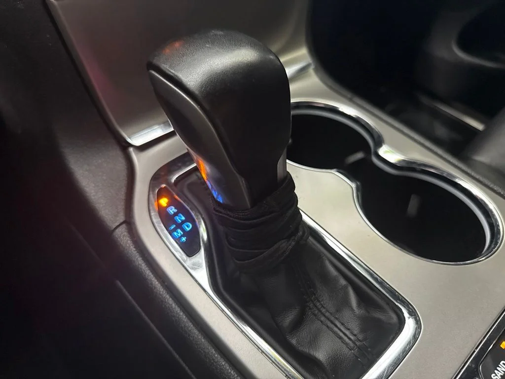 Used 2022 White Jeep Limited image 26