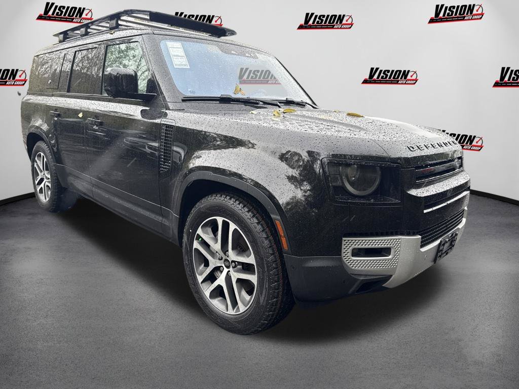 Used 2023 Black Land Rover SE image 3