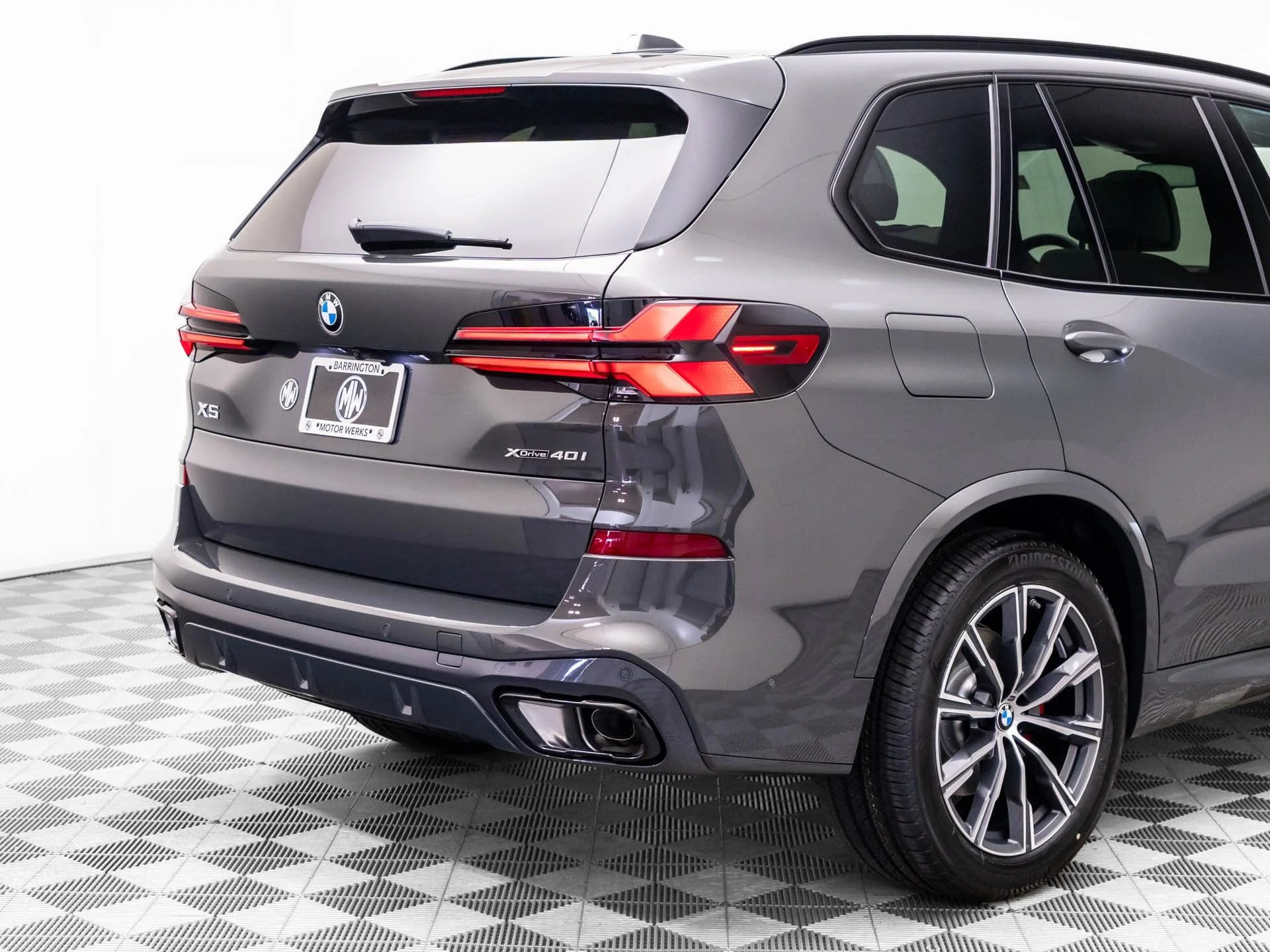 New 2026 Gray BMW xDrive40i image 33
