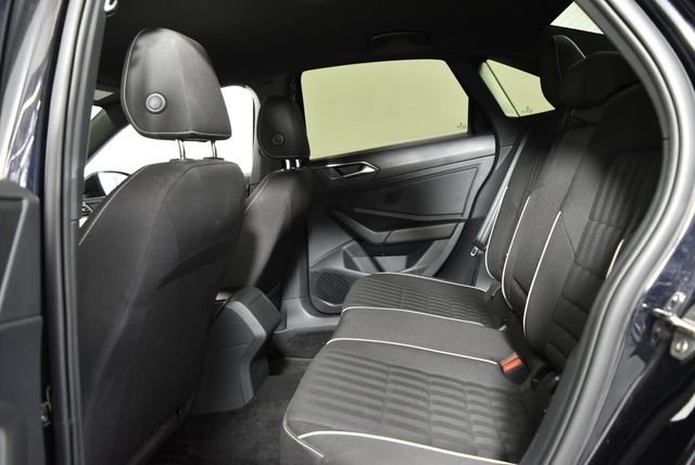 Used 2023  Volkswagen 1.5T Sport image 25