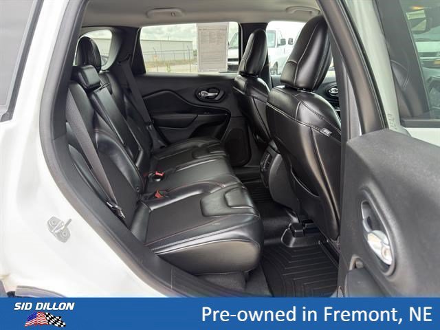 Used 2019 Bright White Clearcoat Jeep Trailhawk image 14