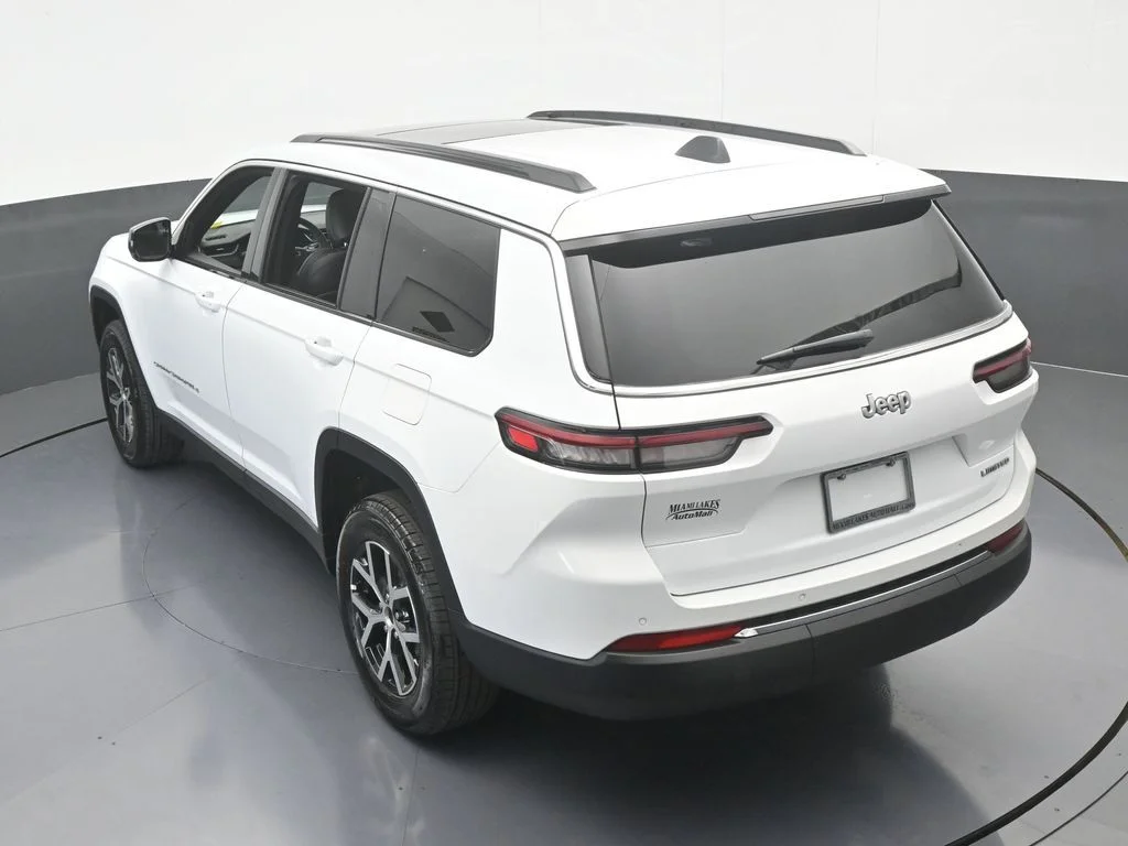 Used 2025 Bright White Clearcoat Jeep Limited image 46