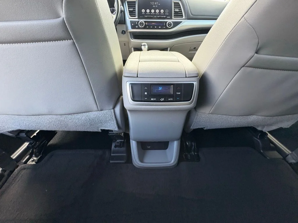 Used 2019 Predawn Gray Mica Toyota XLE image 27