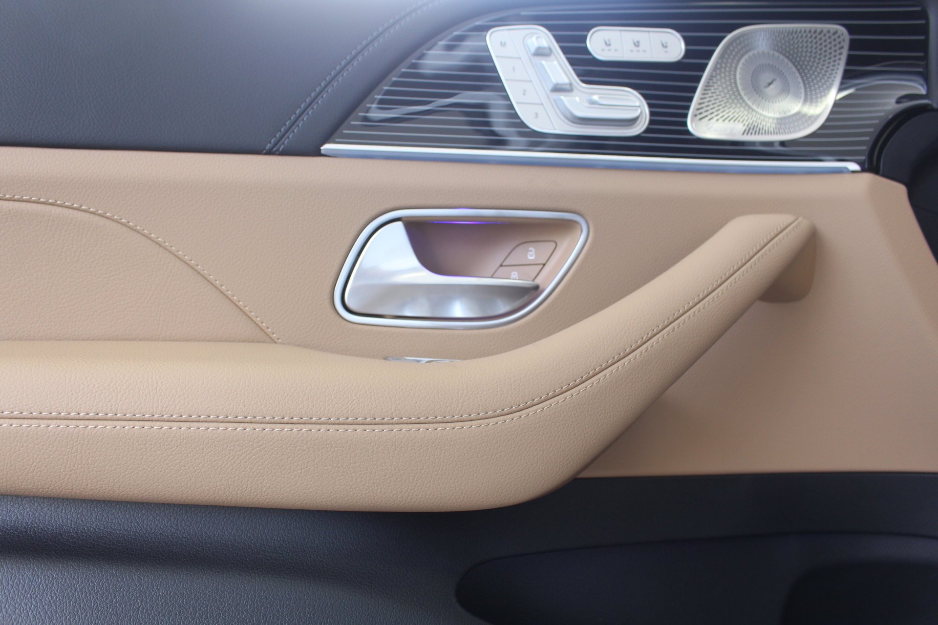 2026 Mercedes-Benz GLS Base - Photo 47